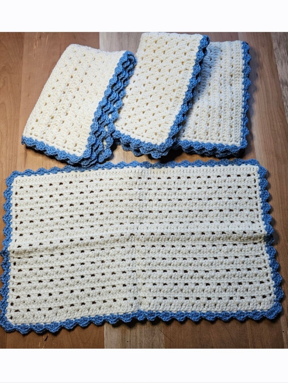 Handmade Crochet Placemats Set Of 4 Scalloped Edge Cream Blue